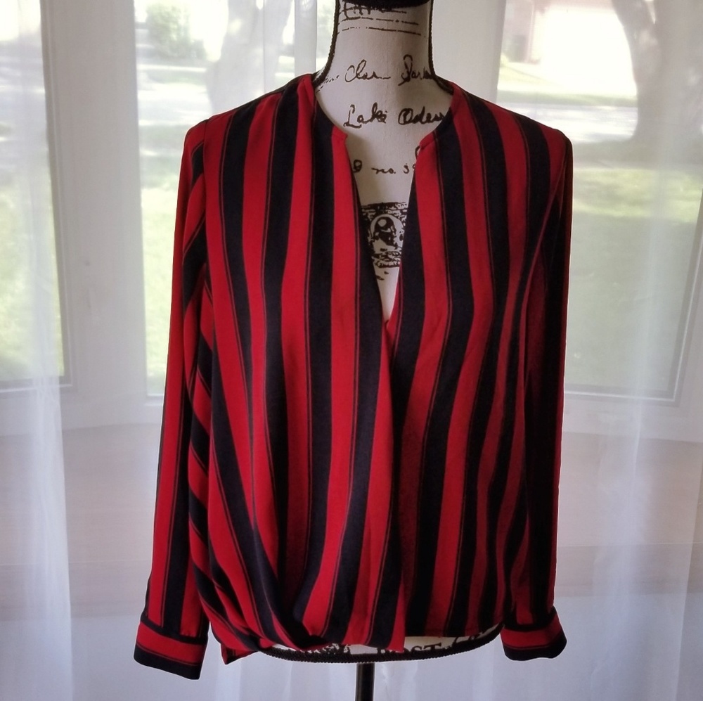 $15 Urban outfitters striped top sz M